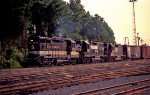 SOU 2586 leads NS 4122 and NW 4102 on a switching move